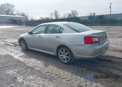 2010 Mitsubishi Galant Es/Se z USA, uszkodzony, nr VIN 4A32B3FF1AE018718